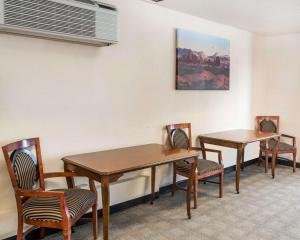 rodeway inn greeley