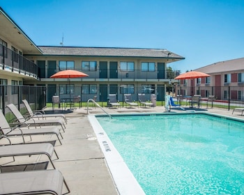 rodeway inn greeley
