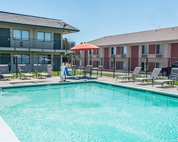 rodeway inn greeley
