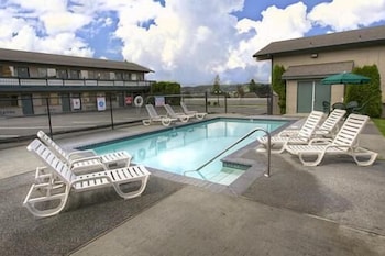 poulsbo inn and suites