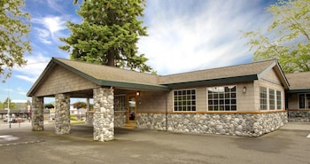 poulsbo inn and suites