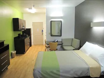 studio 6 sweetwater tx