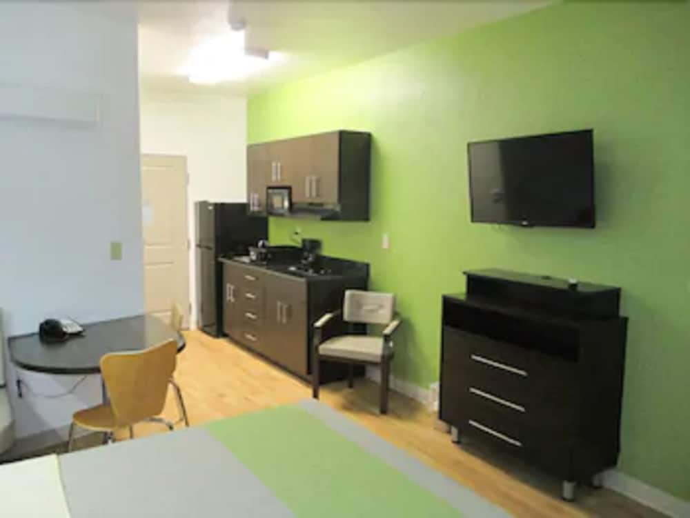 studio 6 sweetwater tx