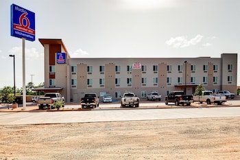 studio 6 sweetwater tx