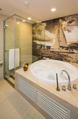 republic of singapore yacht club