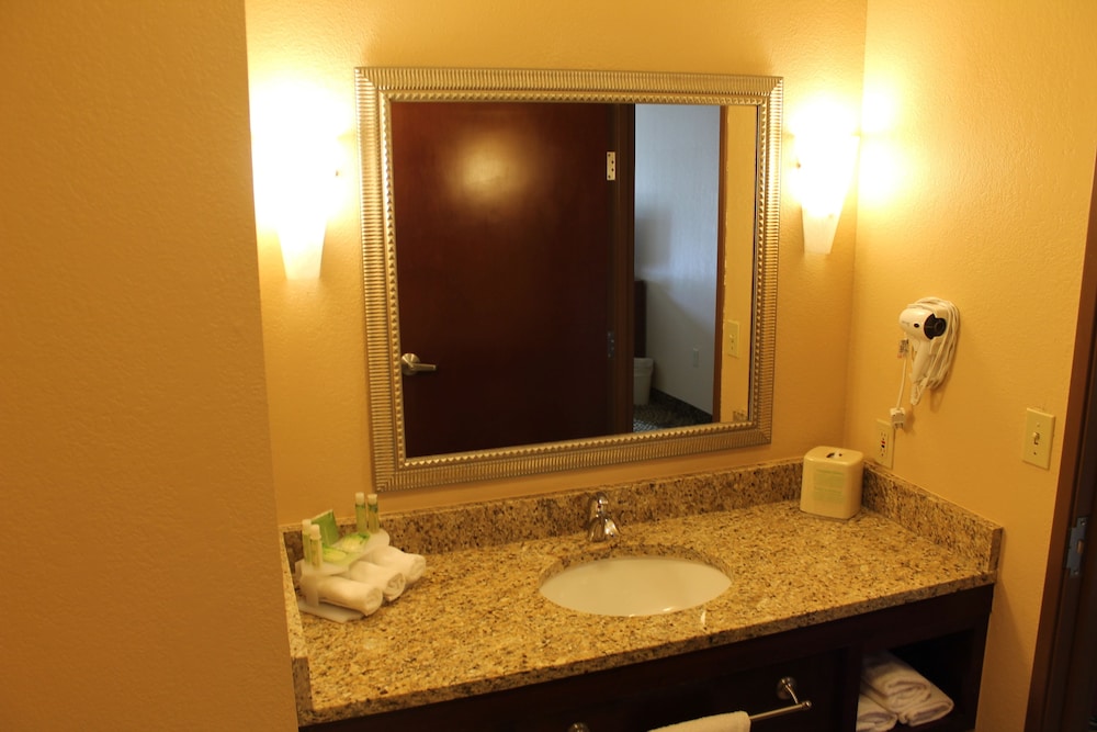 holiday inn express hotel and suites ripley by ihg