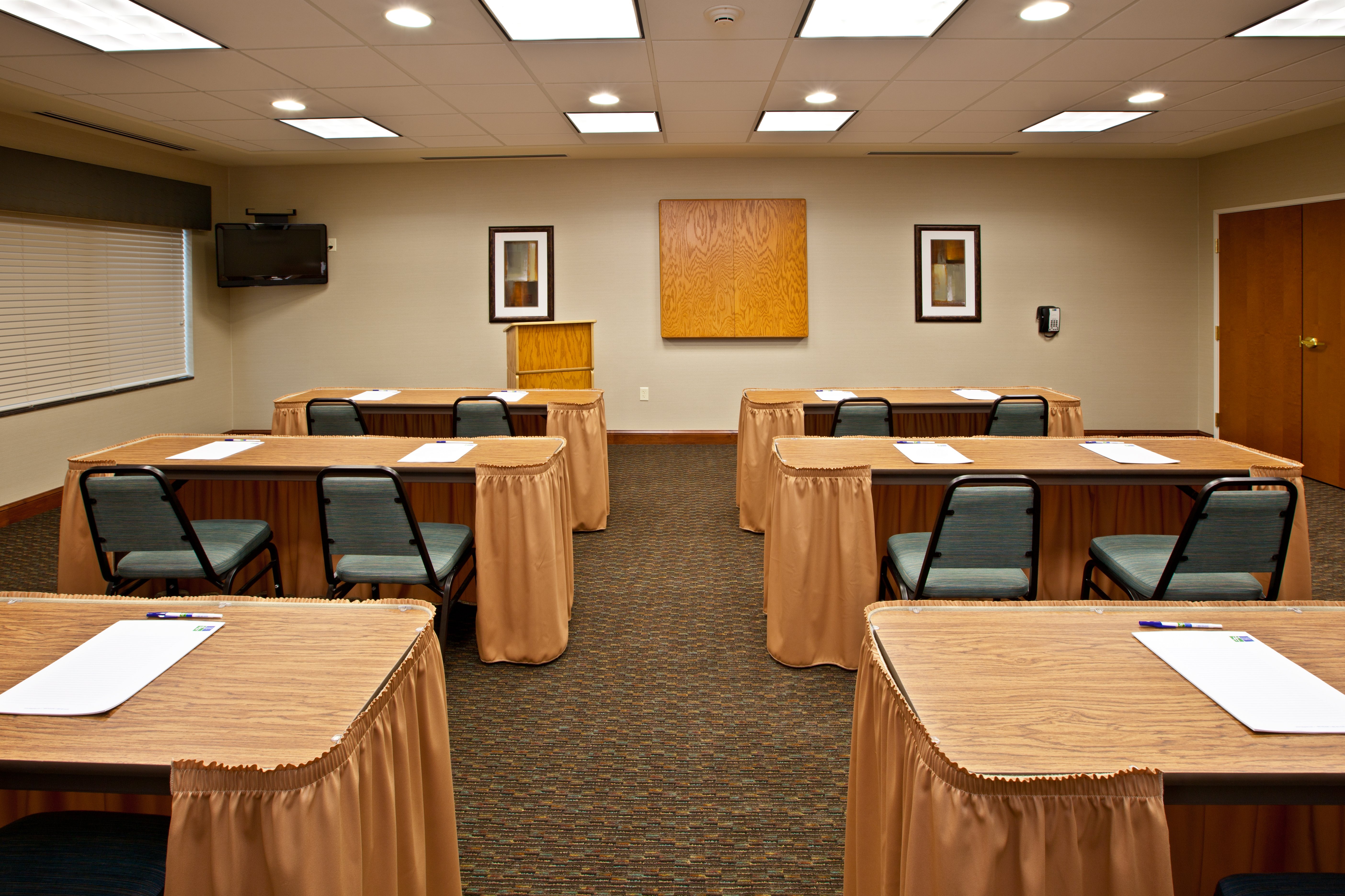 holiday inn express hotel and suites ripley by ihg