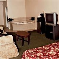 colonie inn and suites