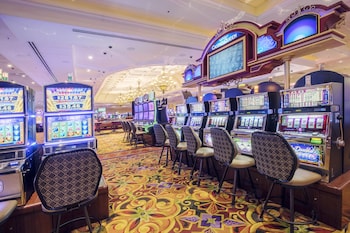 casino queen hotel