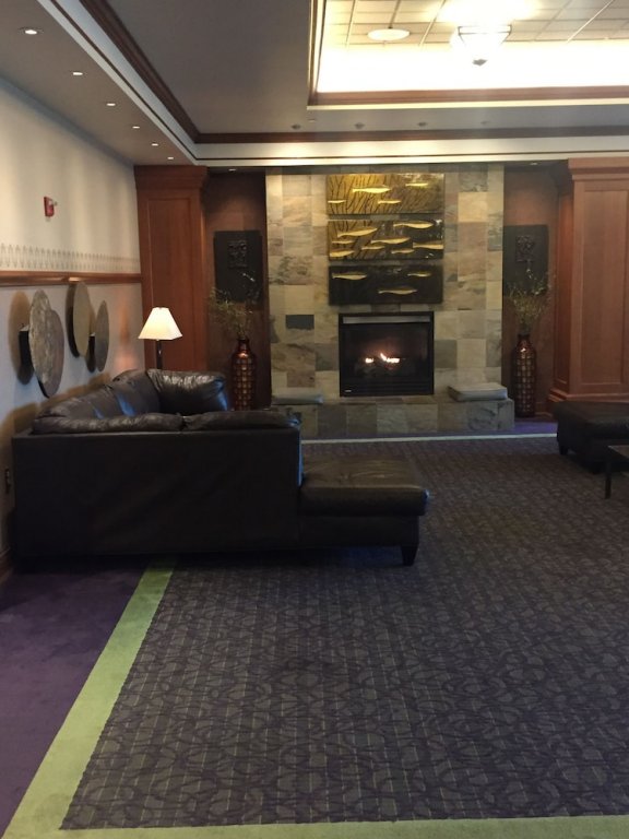 Casino Queen Hotel,Downtown St. Louis>>Collinsville,3 star