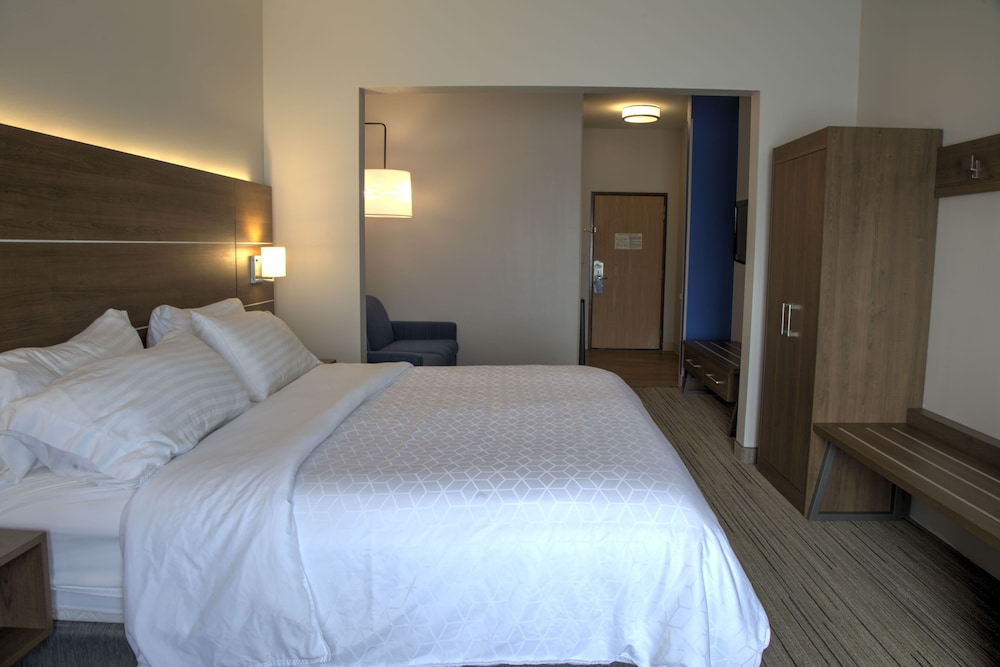 holiday inn express rochelle by ihg