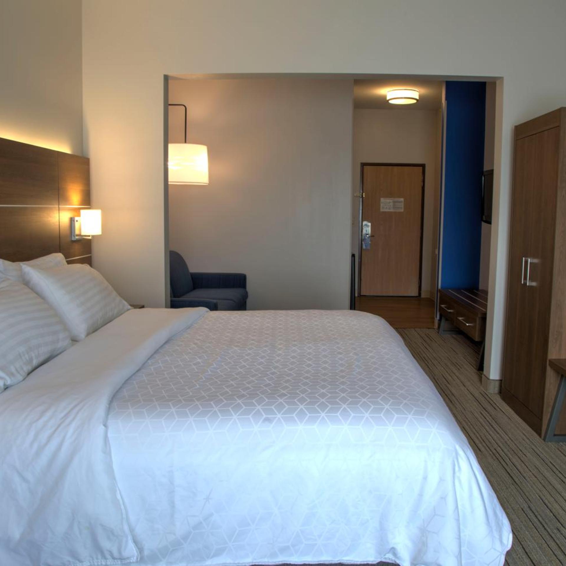 holiday inn express rochelle by ihg