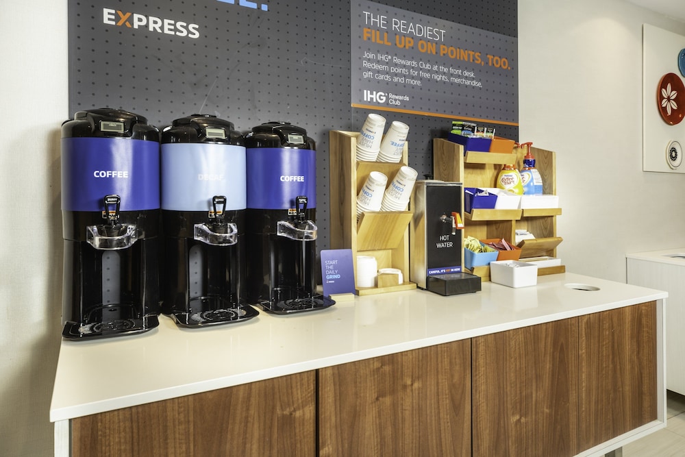 holiday inn express rochelle by ihg