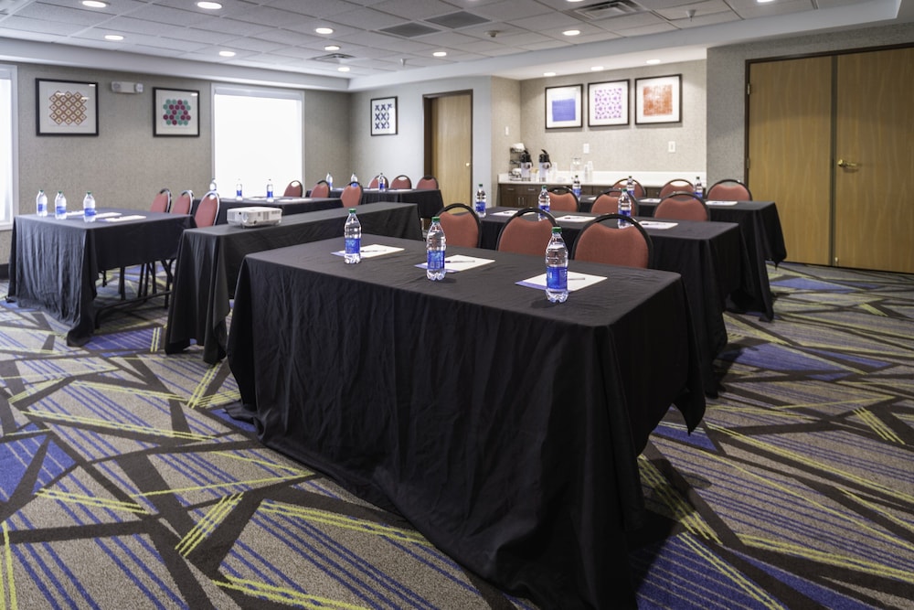 holiday inn express rochelle by ihg