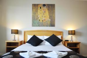 meadowbrook hotel