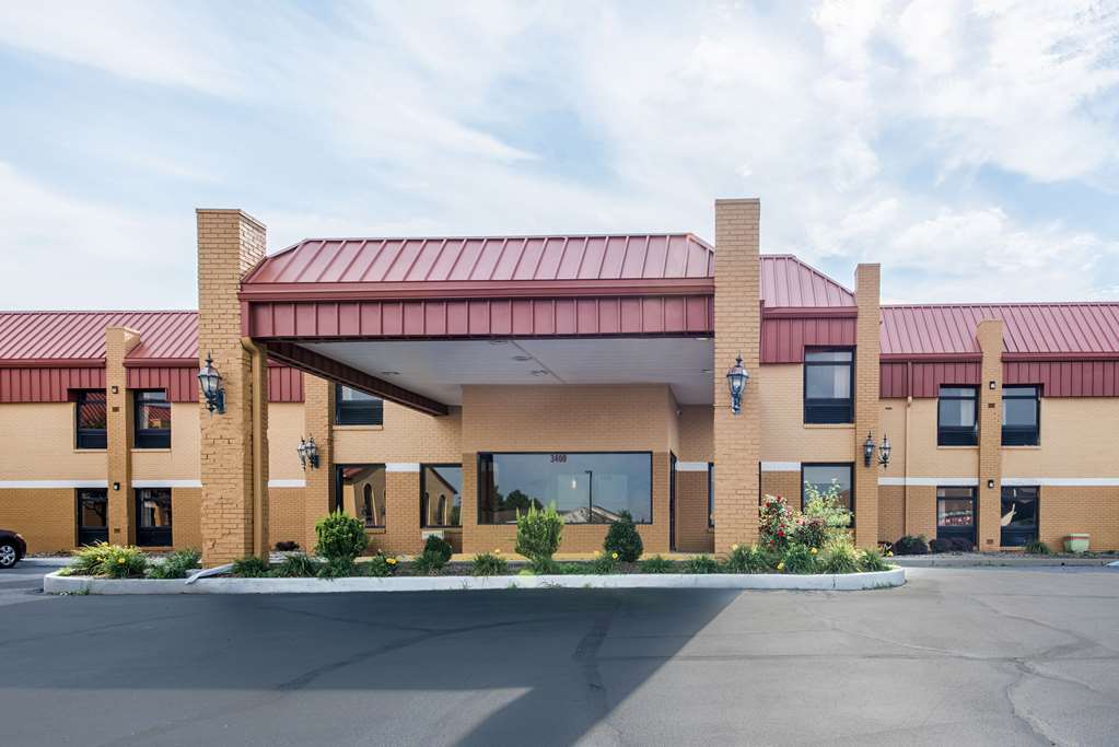 quality inn and suites university area