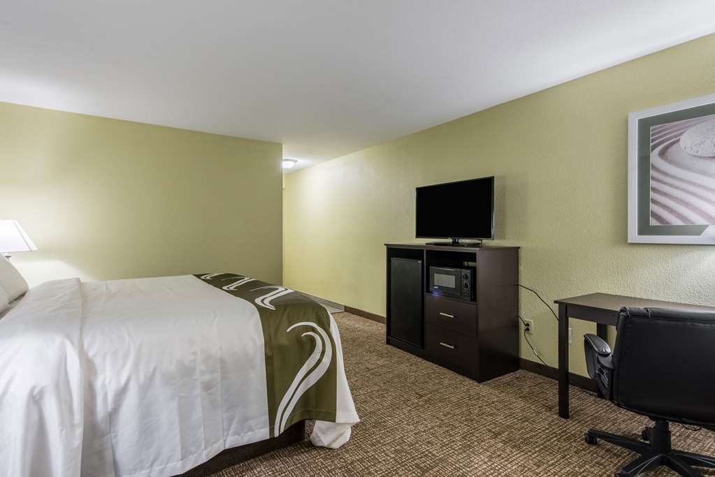 quality inn and suites university area