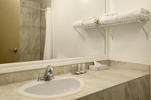 days inn by wyndham montreal east