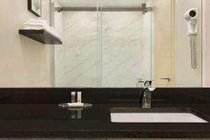 days inn by wyndham montreal east