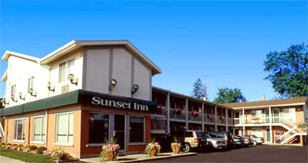 sunset inn