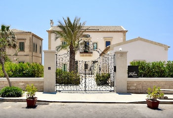 zafran boutique hotel