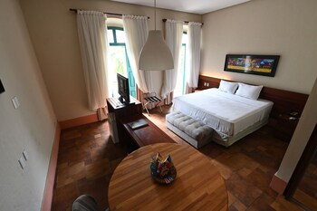 atrium quinta de pedras hotel