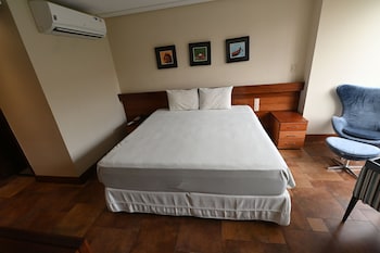 atrium quinta de pedras hotel