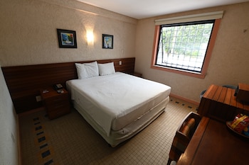 atrium quinta de pedras hotel