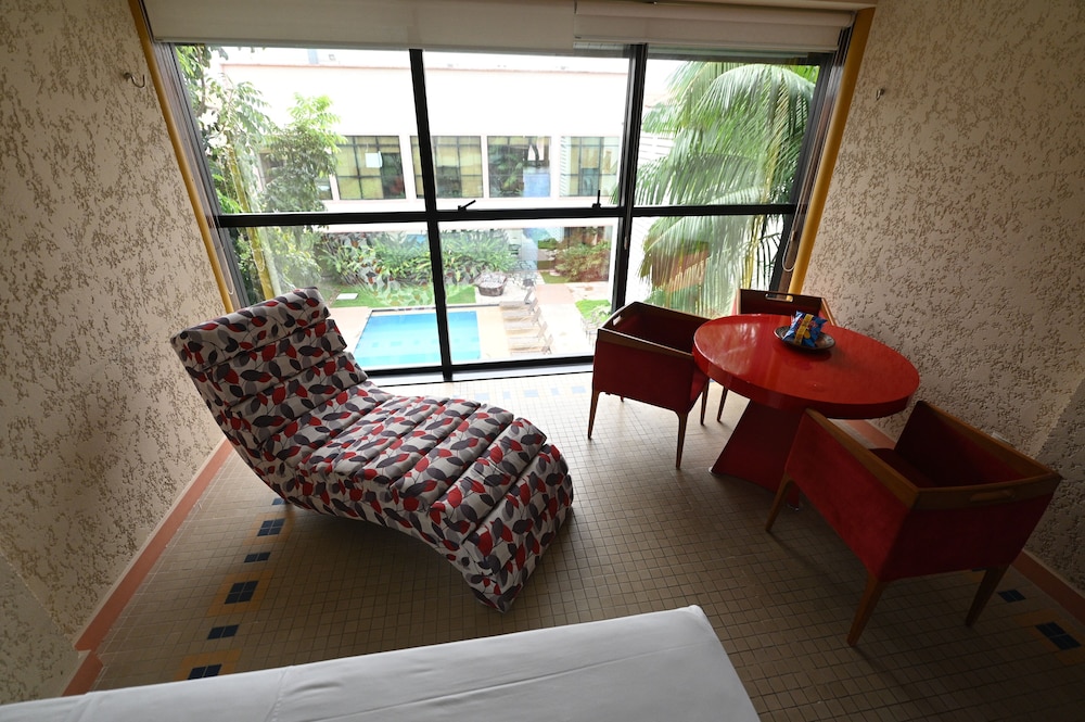 atrium quinta de pedras hotel