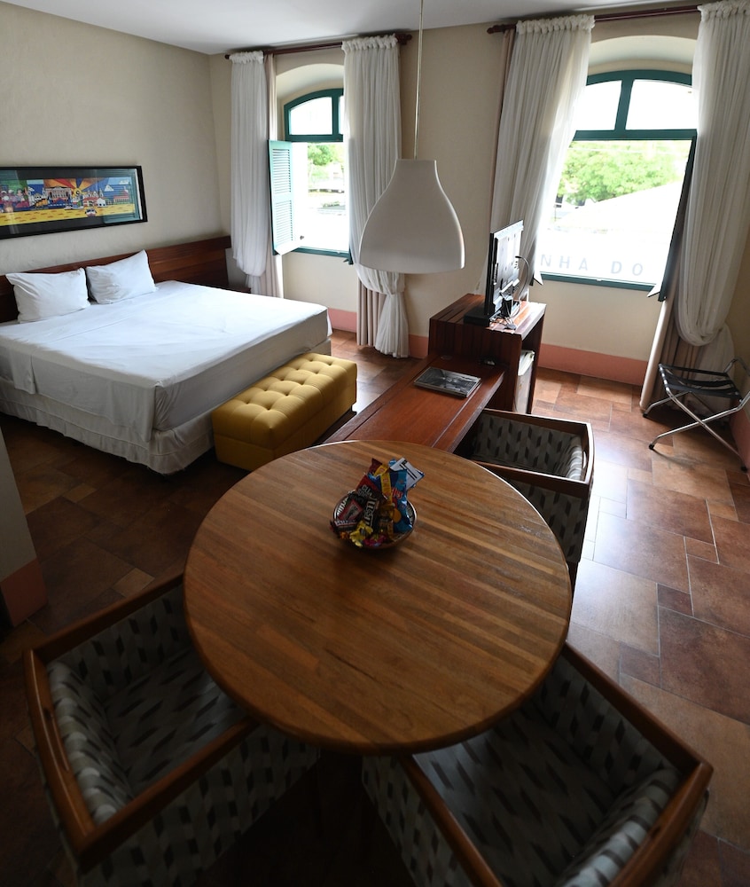 atrium quinta de pedras hotel