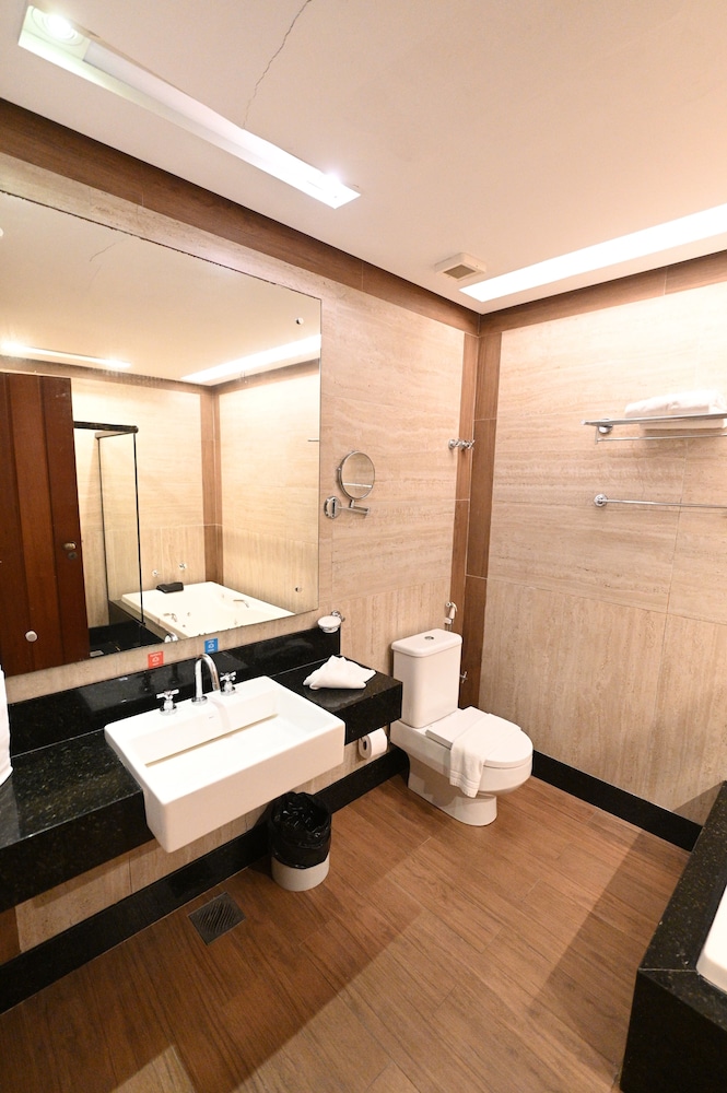 atrium quinta de pedras hotel