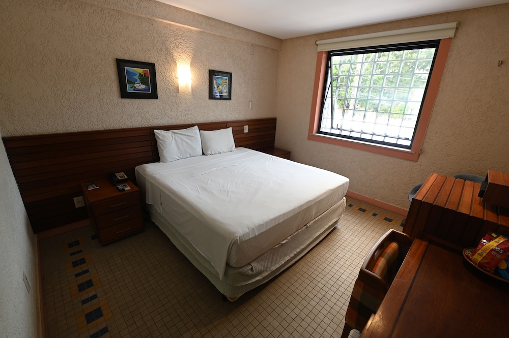 atrium quinta de pedras hotel