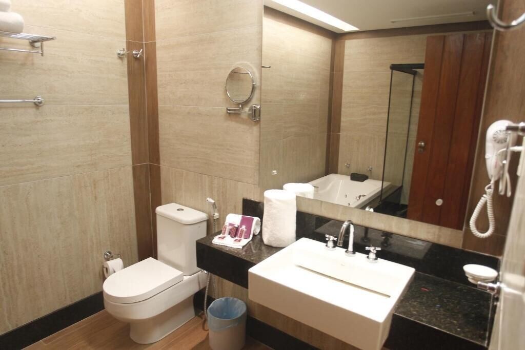 atrium quinta de pedras hotel