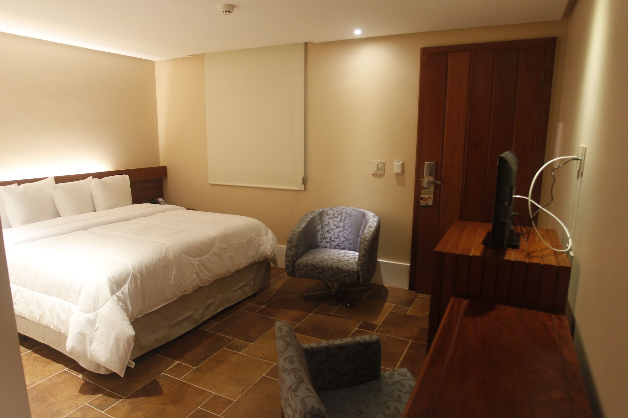 atrium quinta de pedras hotel