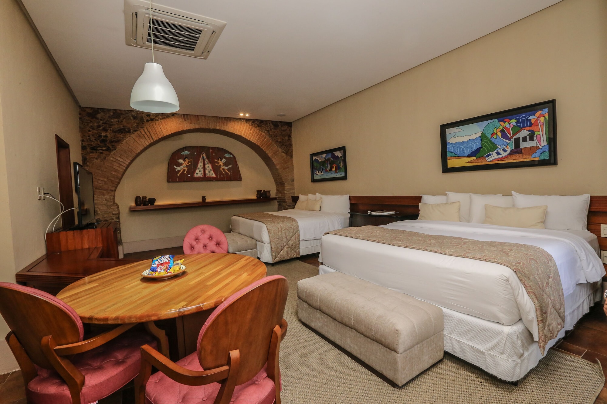 atrium quinta de pedras hotel