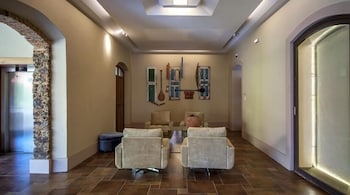 atrium quinta de pedras hotel