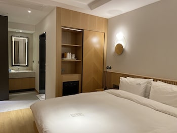 hotel avenue changwon