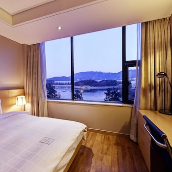 hotel avenue changwon