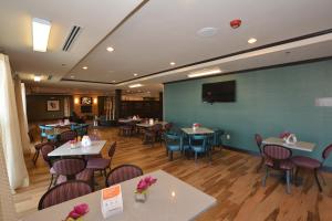 Comfort Inn & Suites Newcastle - Oklahoma City,Moore>>Midwest City,3 star