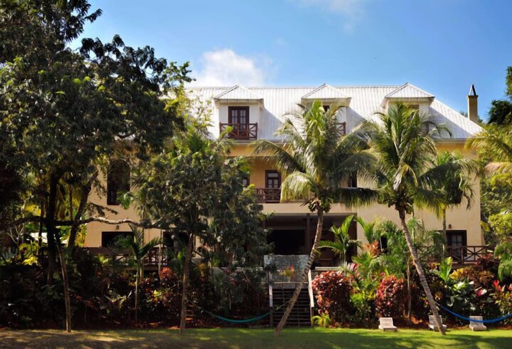 mahogany hall boutique resort