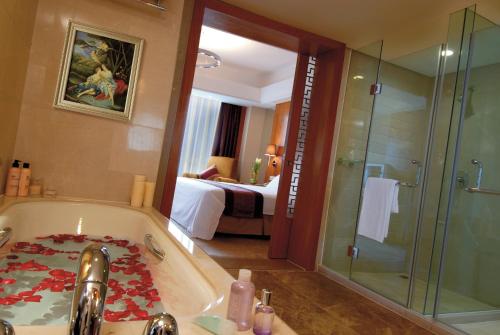 plaza hotel yuyao