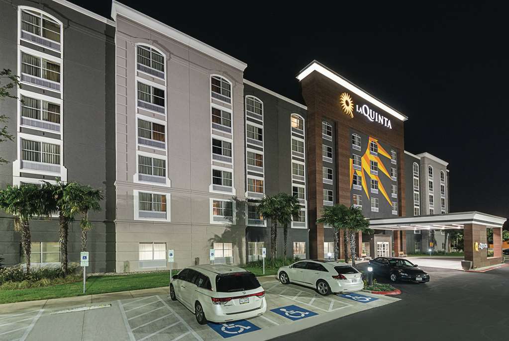 la quinta inn and suites by wyndham san antonio downtown