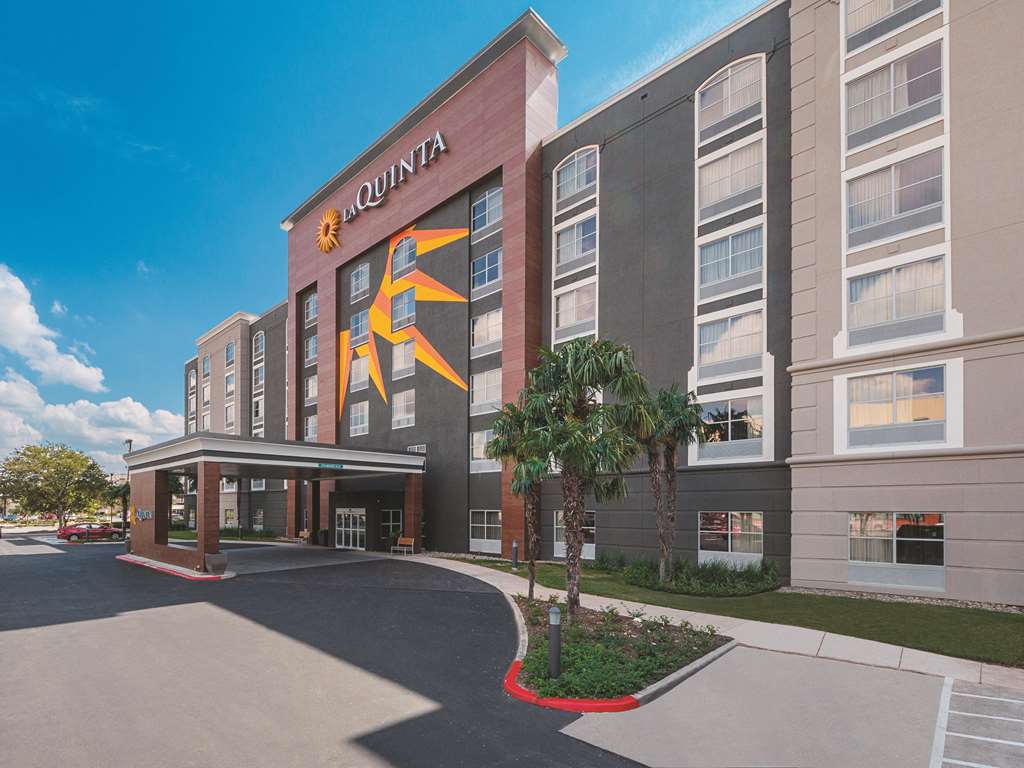 la quinta inn and suites by wyndham san antonio downtown