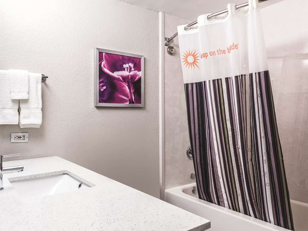 la quinta inn and suites by wyndham san antonio downtown