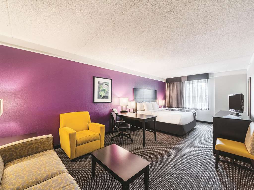 la quinta inn and suites by wyndham san antonio downtown