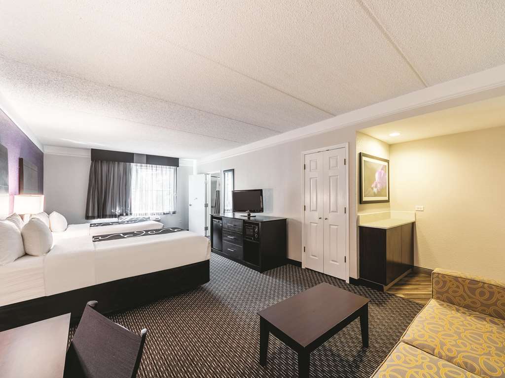 la quinta inn and suites by wyndham san antonio downtown