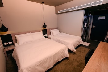 kiwi express hotel jiuru