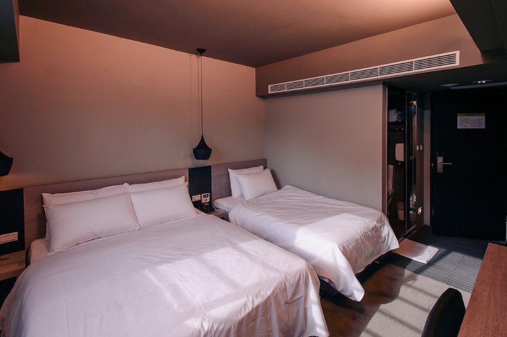 kiwi express hotel jiuru