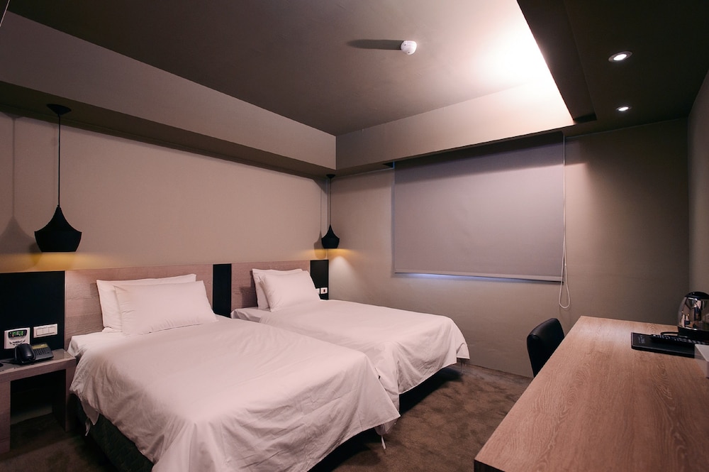 kiwi express hotel jiuru