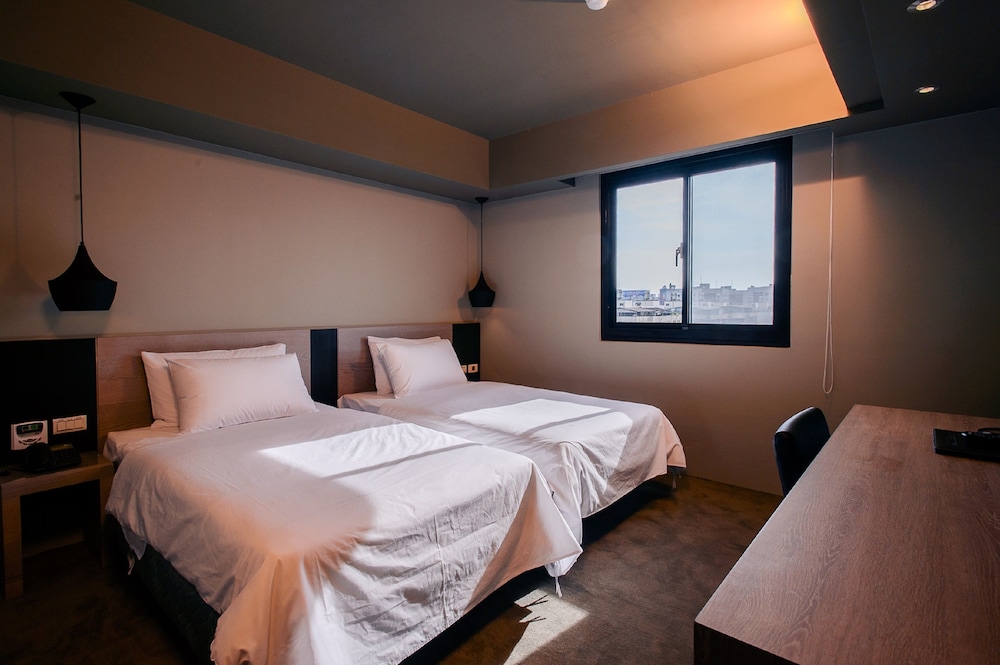 kiwi express hotel jiuru